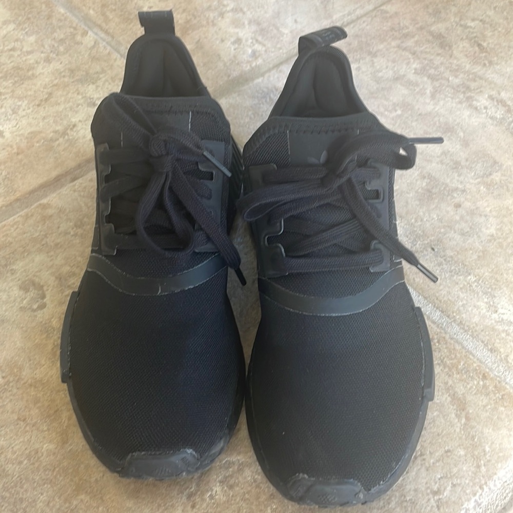 Adidas tennis shoes